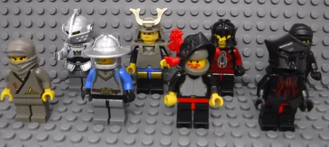 LEGO MINIFIG Castle Knight Figure Minifigure Medieval Lion Fantasy Lot