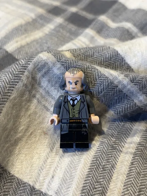 LEGO Minifigure- Argus Filch (hp140) Harry Potter Lantern Hogwarts