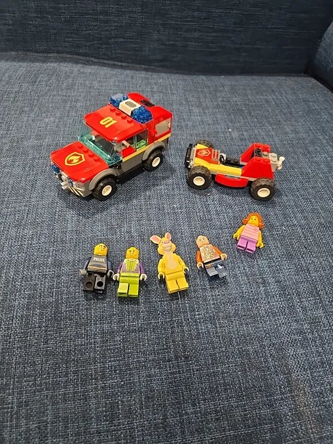 Lego City Fire truck And Fire Car 5 Figurine