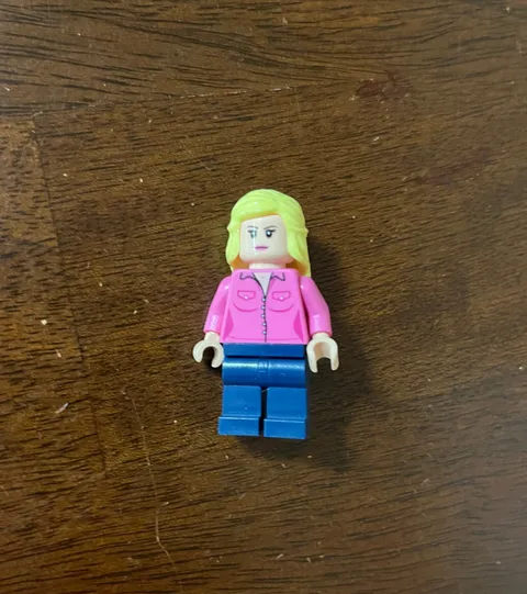 Lego Mini Figure Minifig Penny Big Bang Theory 21302, Figure Only - Read Desc