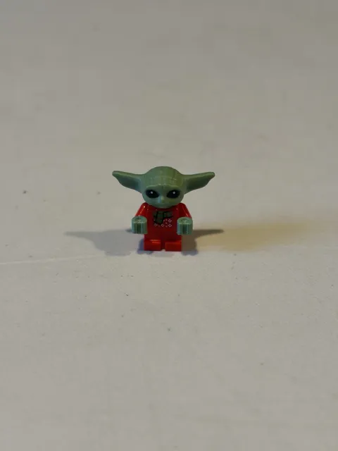 LEGO® Star Wars Grogu Minifigure Baby Yoda Red Christmas Top Sw1173