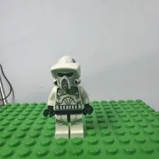LEGO Star Wars Advanced Recon Force (ARF) Green Elite Clone Trooper Minifigure