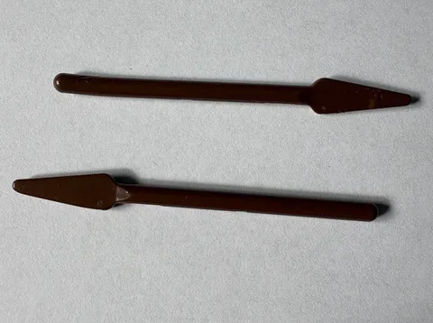 2 Vintage LEGO 2561 Brown Flintlock Musket Rifles Pirates 1989 Minifigure Lot