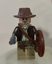 2008 LEGO Indiana Jones Mini Figure w/accesories
