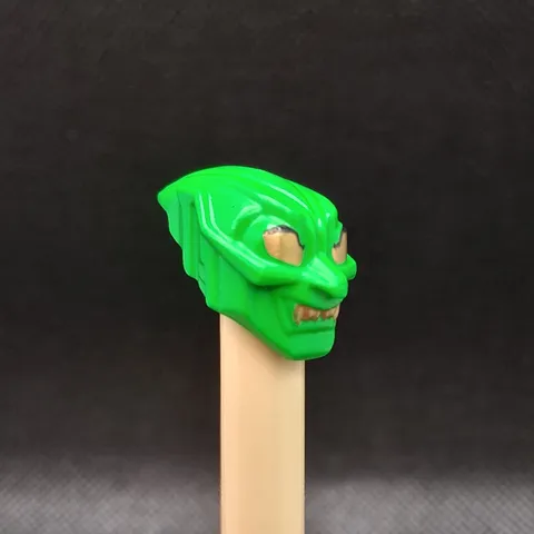 LEGO Spiderman - Green Goblin 2 Mask with Gold Eyes and Teeth