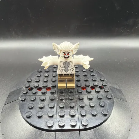 LEGO Man-Bat Rebirth White Minifigure DC Batman-76160