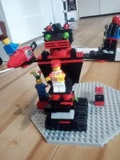 MOVING LEGO ROBOT