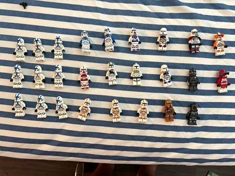 LEGO Star Wars Clone Trooper Minifigure Lot w/ Blasters & Accessories
