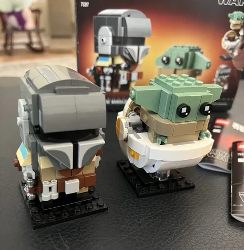 LEGO BrickHeadz Star Wars 75317 The Mandalorian & The Child 295 pcs
