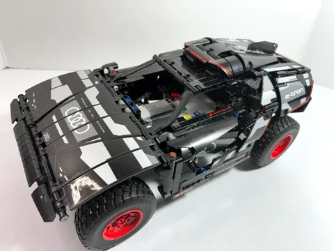 LEGO Technic Model: Race: Audi RS Q e-tron 42160 App-Controlled (2023)