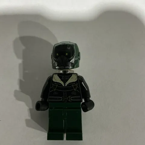 Lego Minifigure Vulture Dark Green As Shown  (sh403) 76083