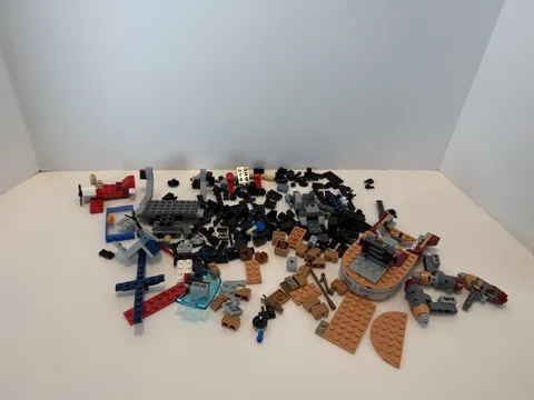 LEGO Mixed Bricks and Pieces Lot Of Over 150 Pieces A Helicopter Set & Star Wars