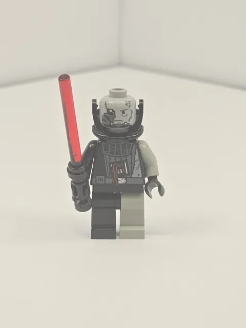 LEGO Star Wars 7672 Battle Damaged Darth Vader SW0180