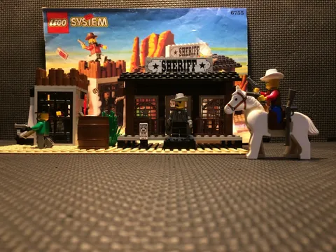 100% complete LEGO Western: Sheriff's Lock-Up (6755) w/ instructions: no box