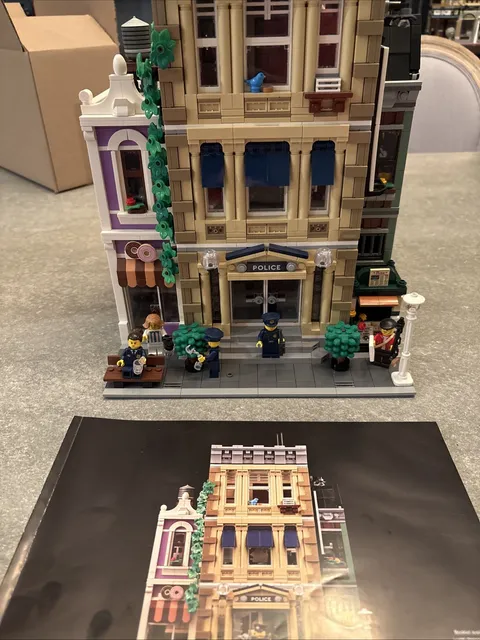 LEGO Icons: Police Station (10278)