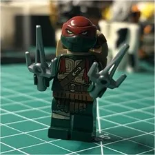 LEGO Minifigure Dark Green Ninja w/ Red Bandana, Shield & Weapons Plastic