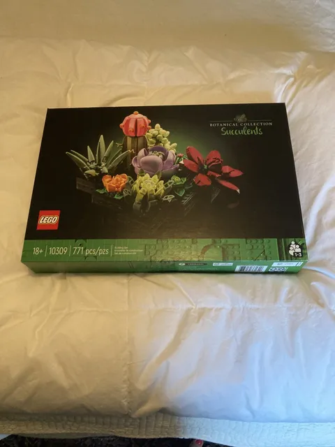 LEGO - Icons Succulents Plants and Flowers Set 10309 - Sealed in box - Brand NEW