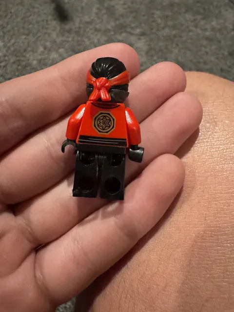 LEGO NINJAGO Kai Red Ninja Minifigure w/ Black Hair and Mask
