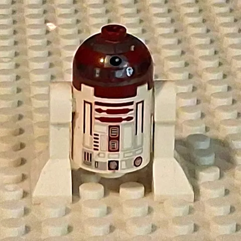 LEGO Star Wars R4-P17 Astromech Droid. Excellent Condition.