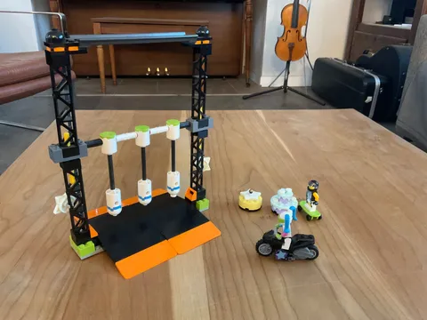 LEGO City Stuntz: The Knockdown Stunt Challenge (Set 60341) good condition