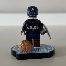 LEGO Marvel Captain America Minifigure w/ Shield