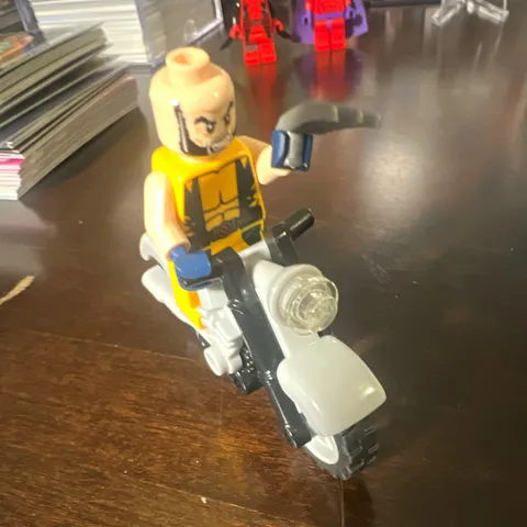 LEGO Wolverine Minifigure on Gray Motorcycle Marvel X-Men sh0994 Foil Pack