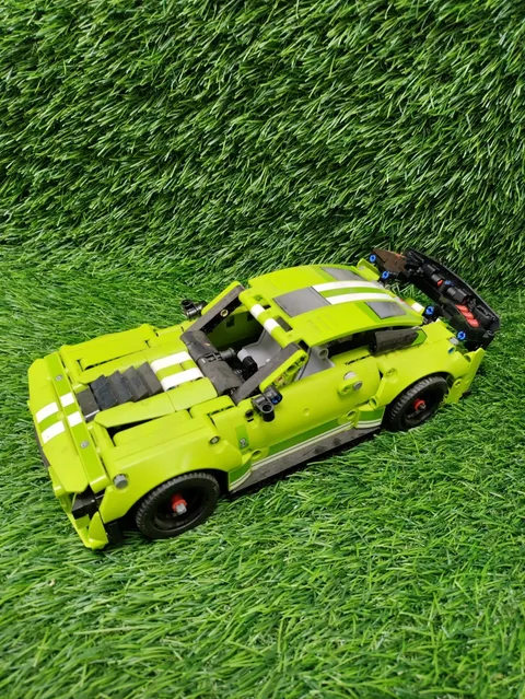 LEGO TECHNIC: Ford Mustang Shelby Gt500 (42138) Bright Green InComplete