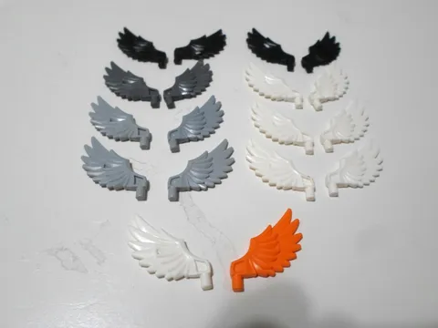 LEGO BULK LOT OF 18 MINIFIGURE FEATHERED WINGS CHIMA #11100 MIXED COLORS
