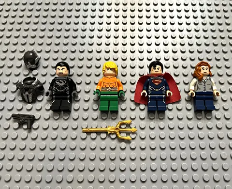 LEGO DC Universe Super Heroes Lot of 4 Minifigures,