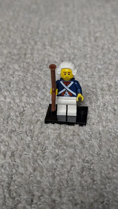LEGO Collectible Minifigures Series 10 Revolutionary Soldier col10-12 2013