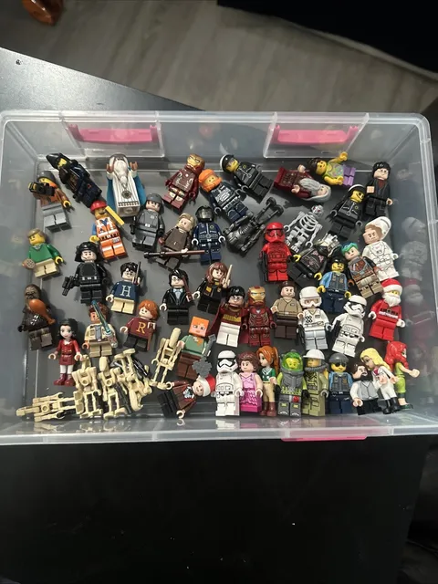 Star Wars,  Harry Potter and several other genres of LEGO figurines Over 50 Mini