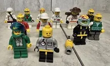 lego minifigure lot 12 Characters With Accessories 