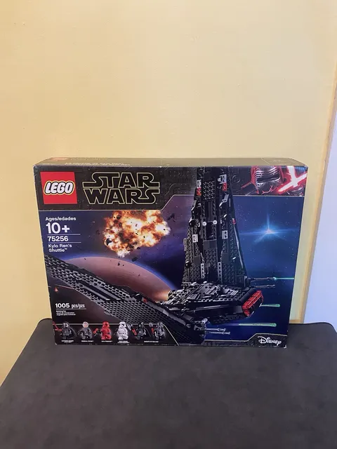 LEGO Star Wars - 75256 Kylo Ren's Shuttle *NEW SEALED* - 2019 Retired BOX DAMAGE