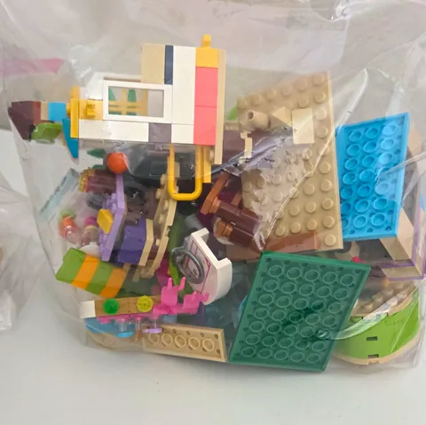 LEGO Friends Lot – 19.2 oz Mixed Pieces + Built Shop/Café– Loose Parts & Partial