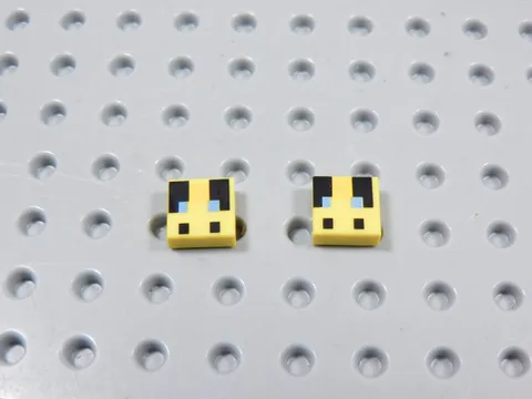 LEGO Lot of 2 Minecraft 1x1 Printed Tiles Plates Yellow Bees Minifig BG