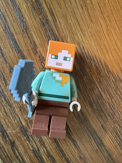 LEGO MINECRAFT ALEX MINIFIGURE WITH FREE SHIPPING