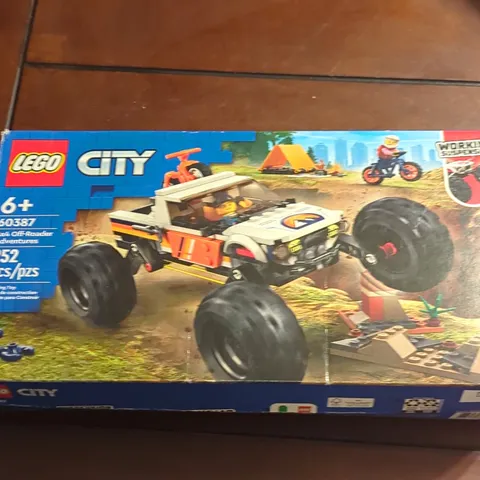 LEGO City 60387 4x4 Off-Roader Adventures 252 pcs 6+ Minifigures