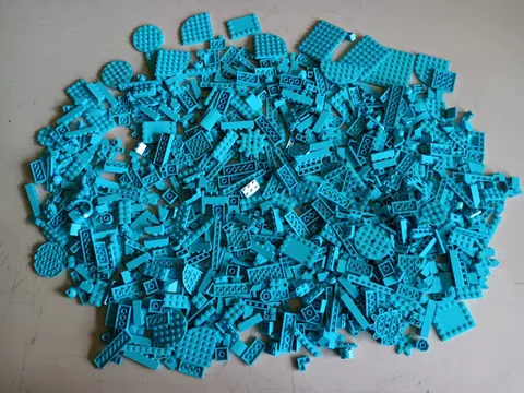 LEGO BULK LOT 950 MEDIUM BLUE AZURE PLATES BRICKS & SPECIALTY PIECES