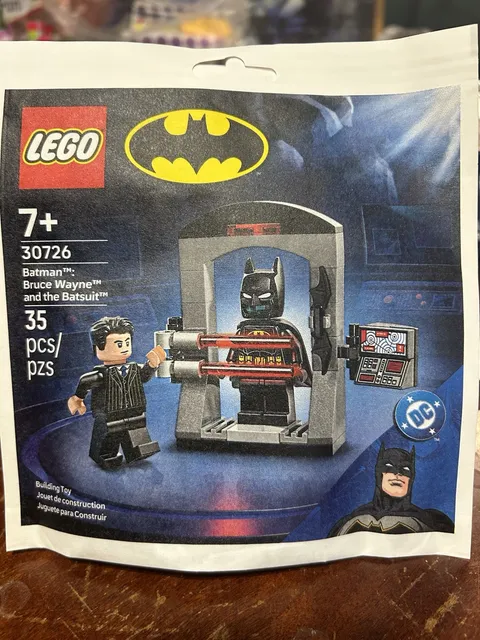 LEGO DC Batman Bruce Wayne and the Batsuit (30726) 2 Minifigures Batcave 2026