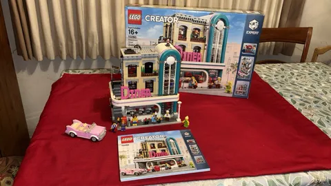 Lego Downtown Diner 10260 Set with BOX & Manual 100% COMPLETE with Minifigures