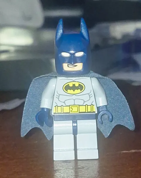 LEGO Batman Minifigure Light Bluish Gray Suit w/ Fabric Cape and Cowl #sh025a