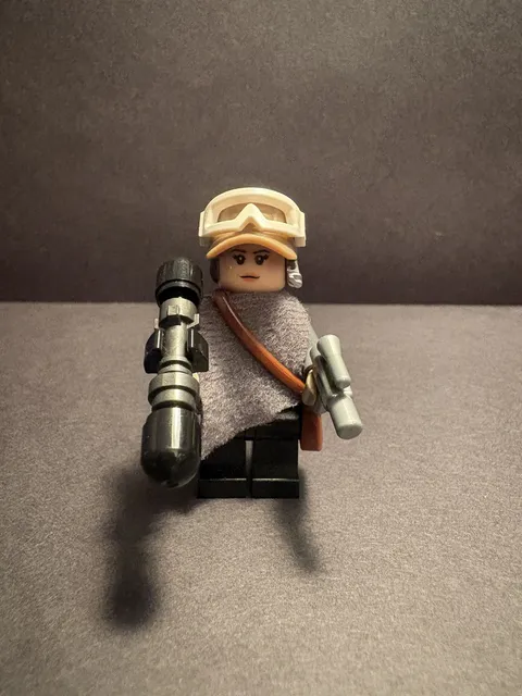 LEGO Star Wars Jyn Erso Minifigure sw0791 with Cape Satchel and Blaster