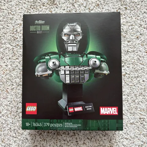 Doctor Doom Bust LEGO Marvel 76345 NEW Sealed IN HAND SHIPS IMMEDIATELY!!!