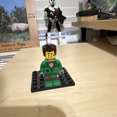 LEGO Minifigures Green Outfit Brown Hair Double-Sided Head good con