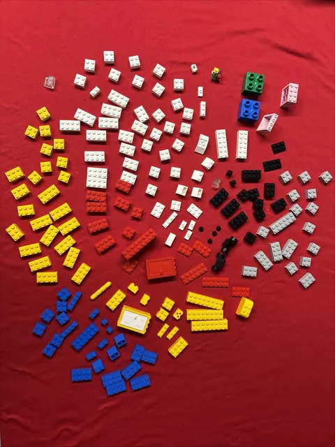 Lego’s in Vintage 1987 Box for #317. Contains more pieces than the box  states.