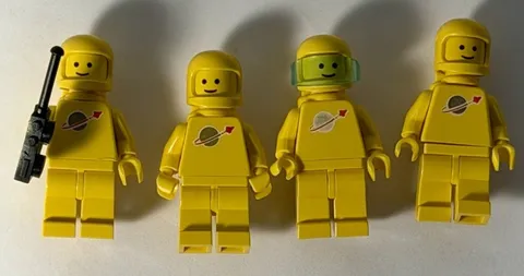 Lot of 4 LEGO Vintage Classic Space Yellow Spaceman Minifigure w Tank & Helmet!!