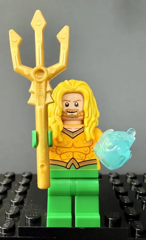 Lego DC Super Heroes Aquaman Minifigure Yellow Long Hair w/ Trident sh0557 76116