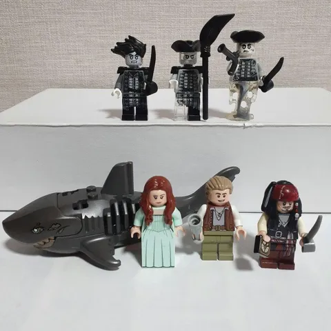 LEGO Pirates of the Caribbean Minifigure Lot 6 Figures Plus Shark