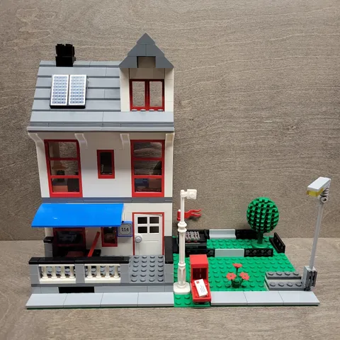 Lego Parts and Pieces Lot - City 3 Story House 8403 Mail Solar Panels Park Tree