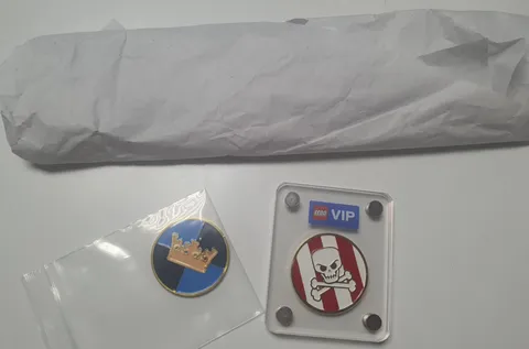 LEGO VIP COIN - castle, pirate with display case